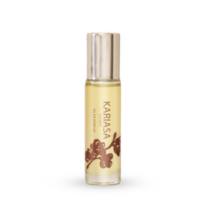 Profumo alla ciliegia. Un oil de parfum roll-on naturale vegan su base oleosa che non unge e profuma a lungo. Scopri il rituale Kariasa